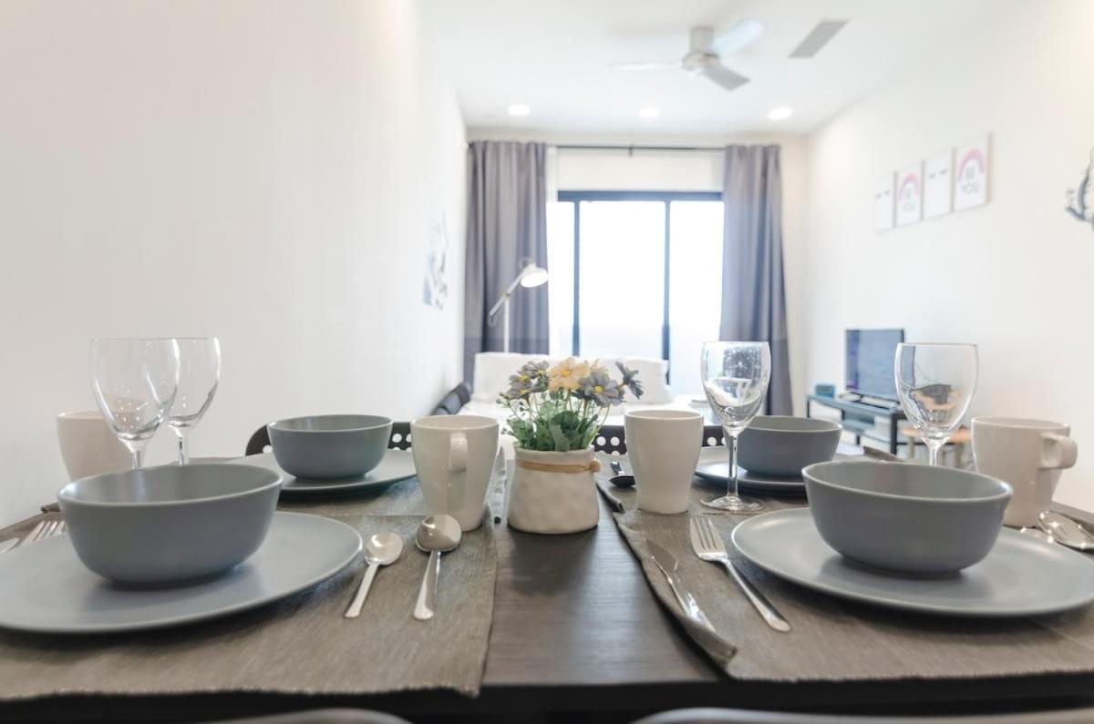 Totoro Theme Suite In Suasana Jb Johor Bahru Exteriör bild
