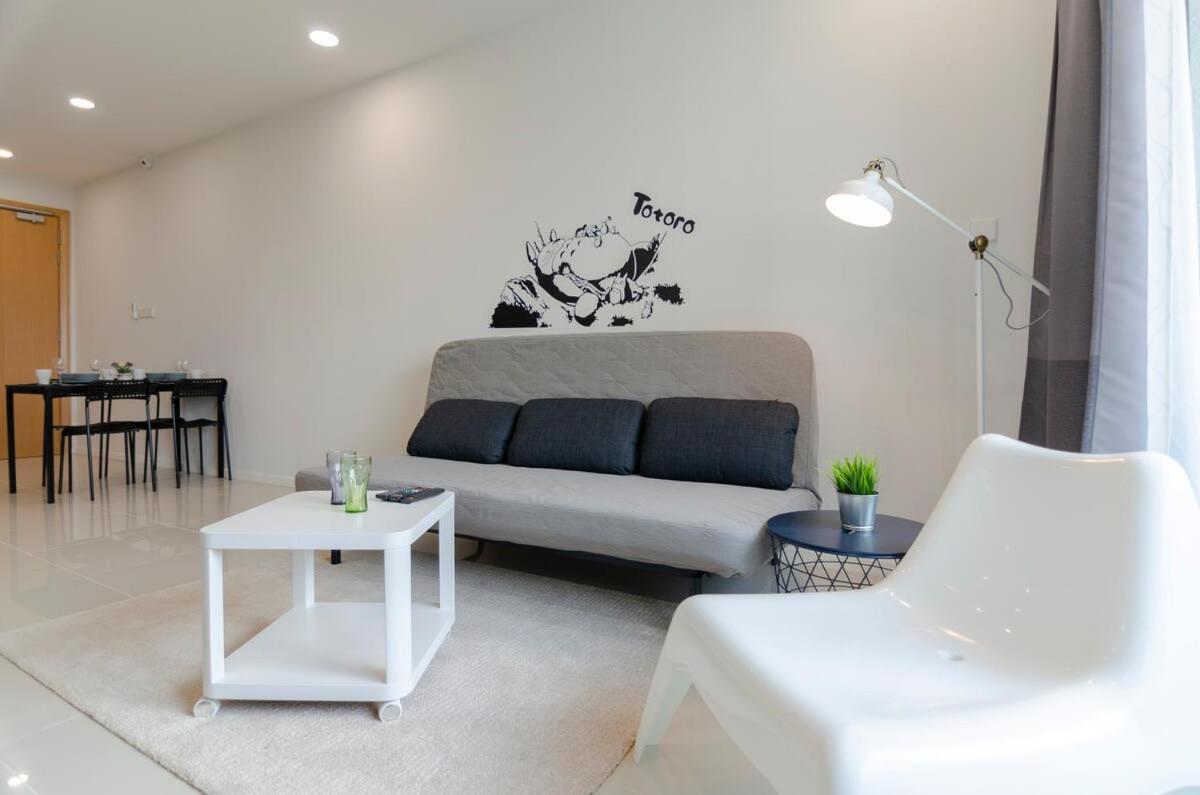 Totoro Theme Suite In Suasana Jb Johor Bahru Exteriör bild