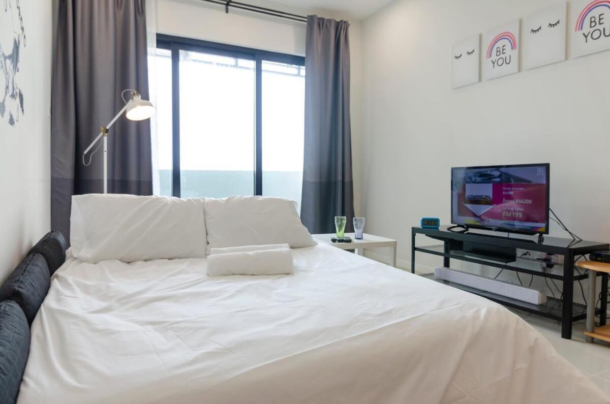 Totoro Theme Suite In Suasana Jb Johor Bahru Exteriör bild